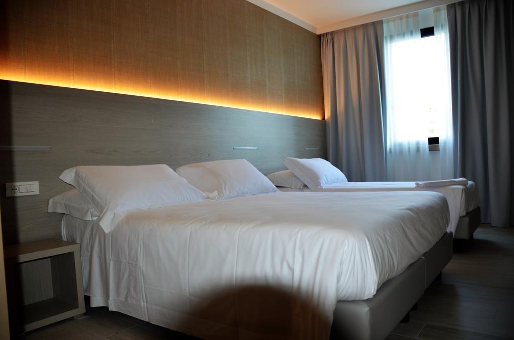 Hotel San Marco เปสเคียรา เดล การ์ดา ภายนอก รูปภาพ