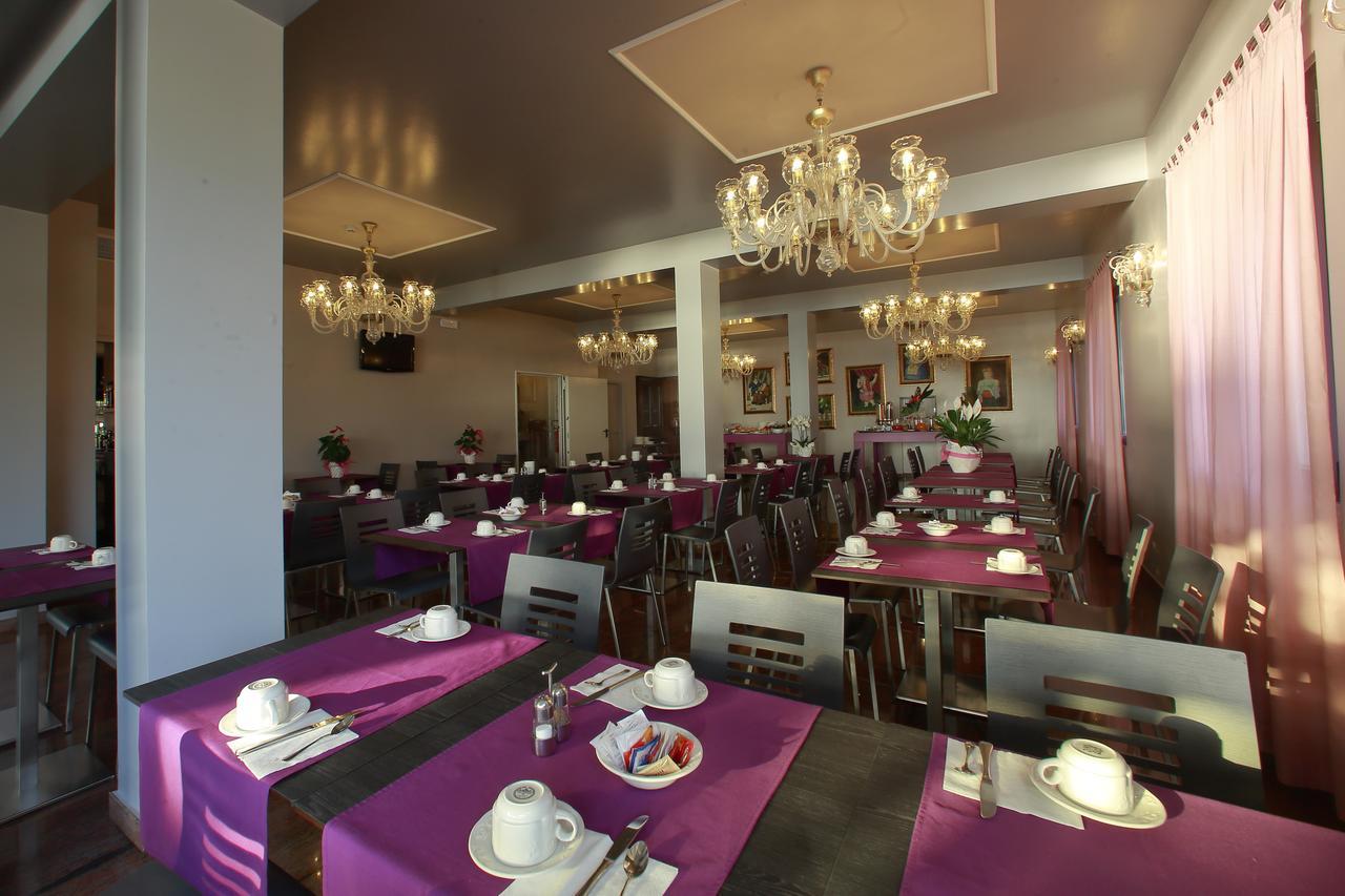 Hotel San Marco เปสเคียรา เดล การ์ดา ภายนอก รูปภาพ