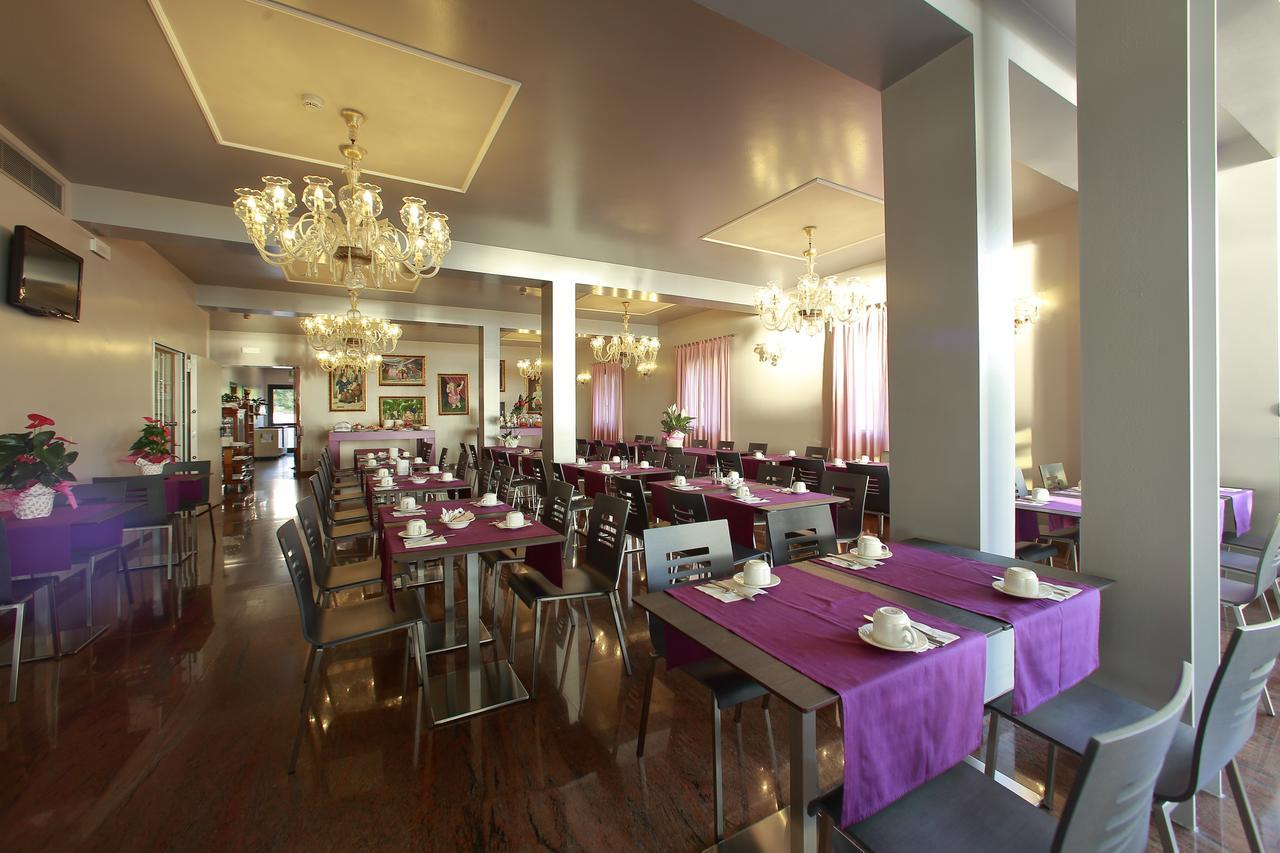 Hotel San Marco เปสเคียรา เดล การ์ดา ภายนอก รูปภาพ