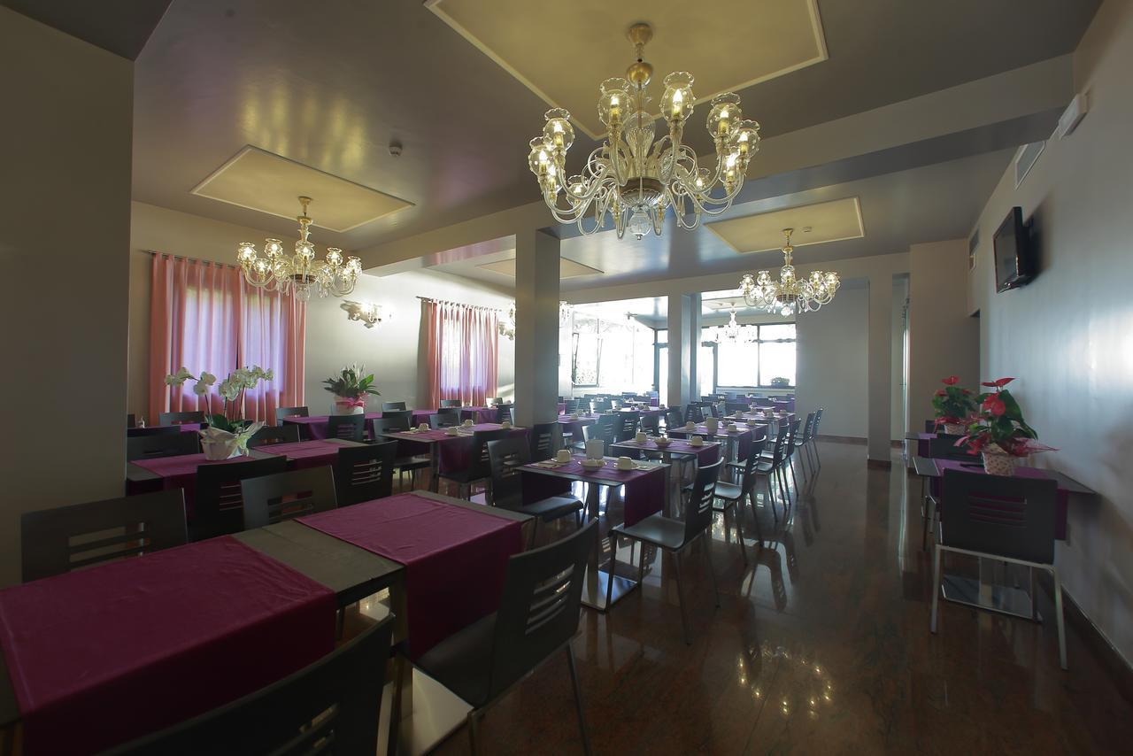 Hotel San Marco เปสเคียรา เดล การ์ดา ภายนอก รูปภาพ